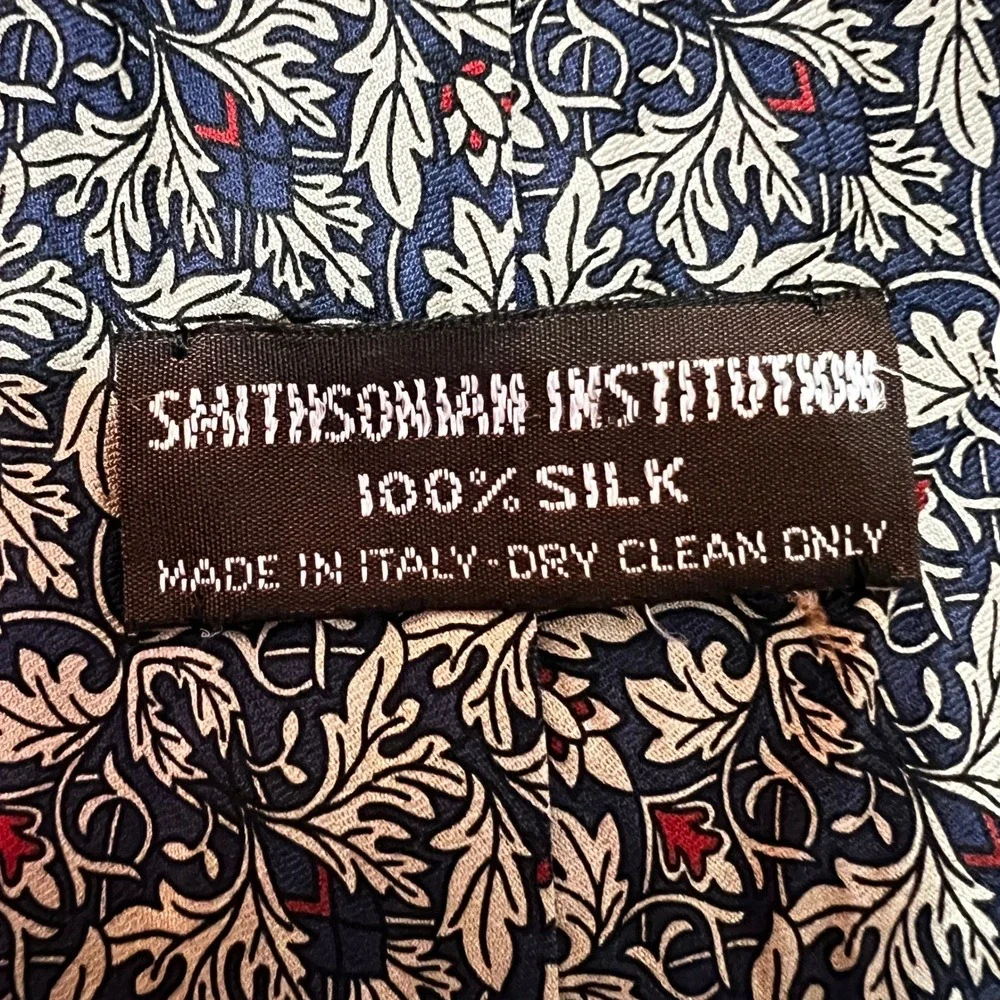 Smithsonian‎ Institution Mens 100% Silk Tie Blue Floral Pattern Made in Italy